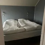 Semesterbostad Idyllisk Perle Ved Sjoen!