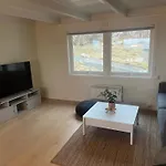 Semesterbostad Idyllisk Perle Ved Sjoen! *