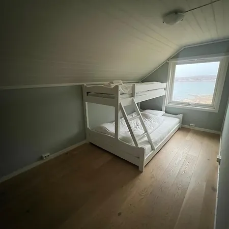 Idyllisk Perle Ved Sjoen! Сasa de vacaciones