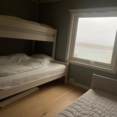 Semesterbostad Idyllisk Perle Ved Sjoen! *
