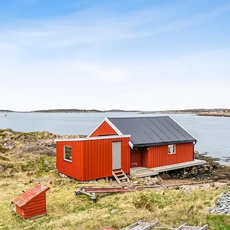 Semesterbostad Idyllisk Perle Ved Sjoen!